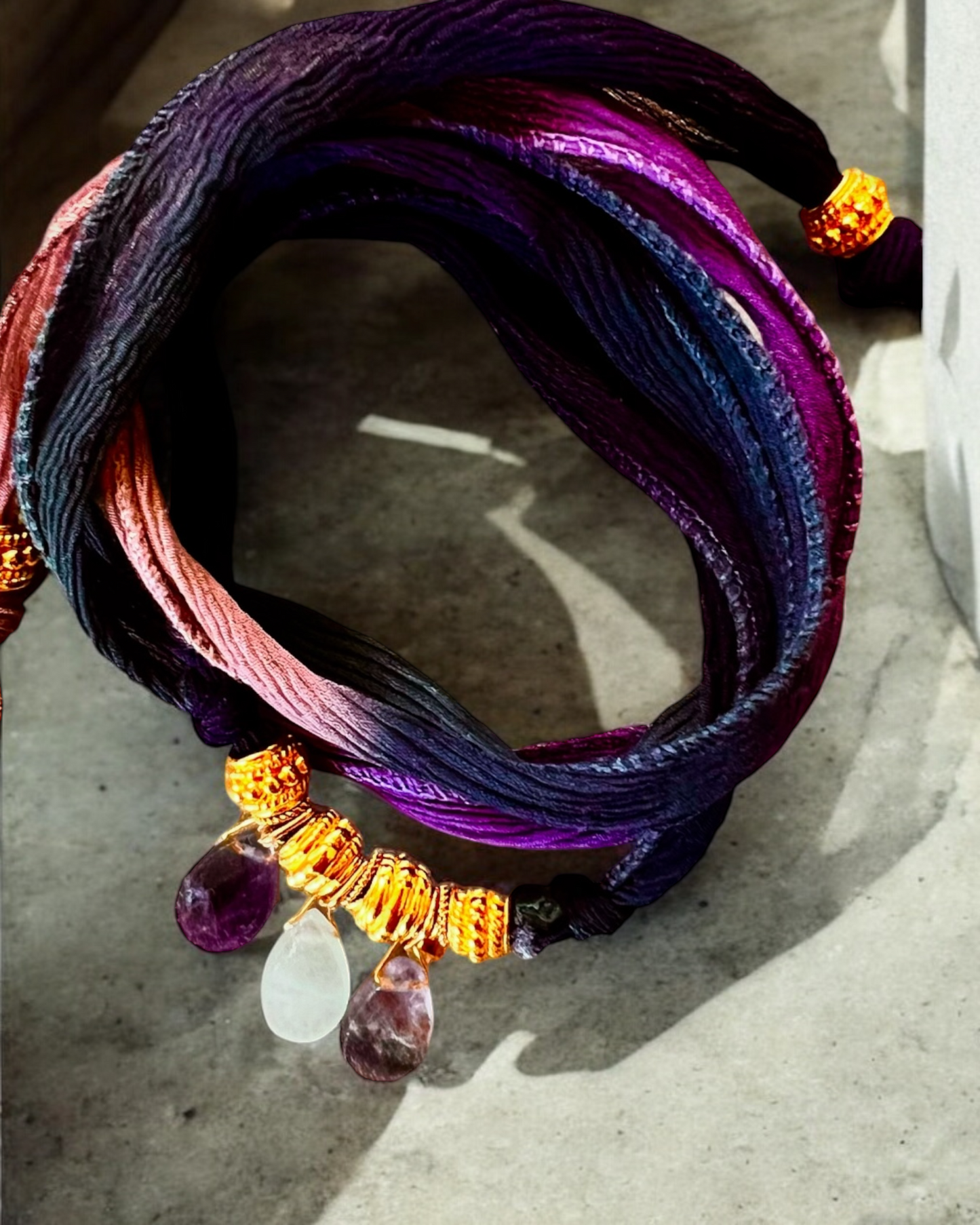 Bracelet ruban de soie violet