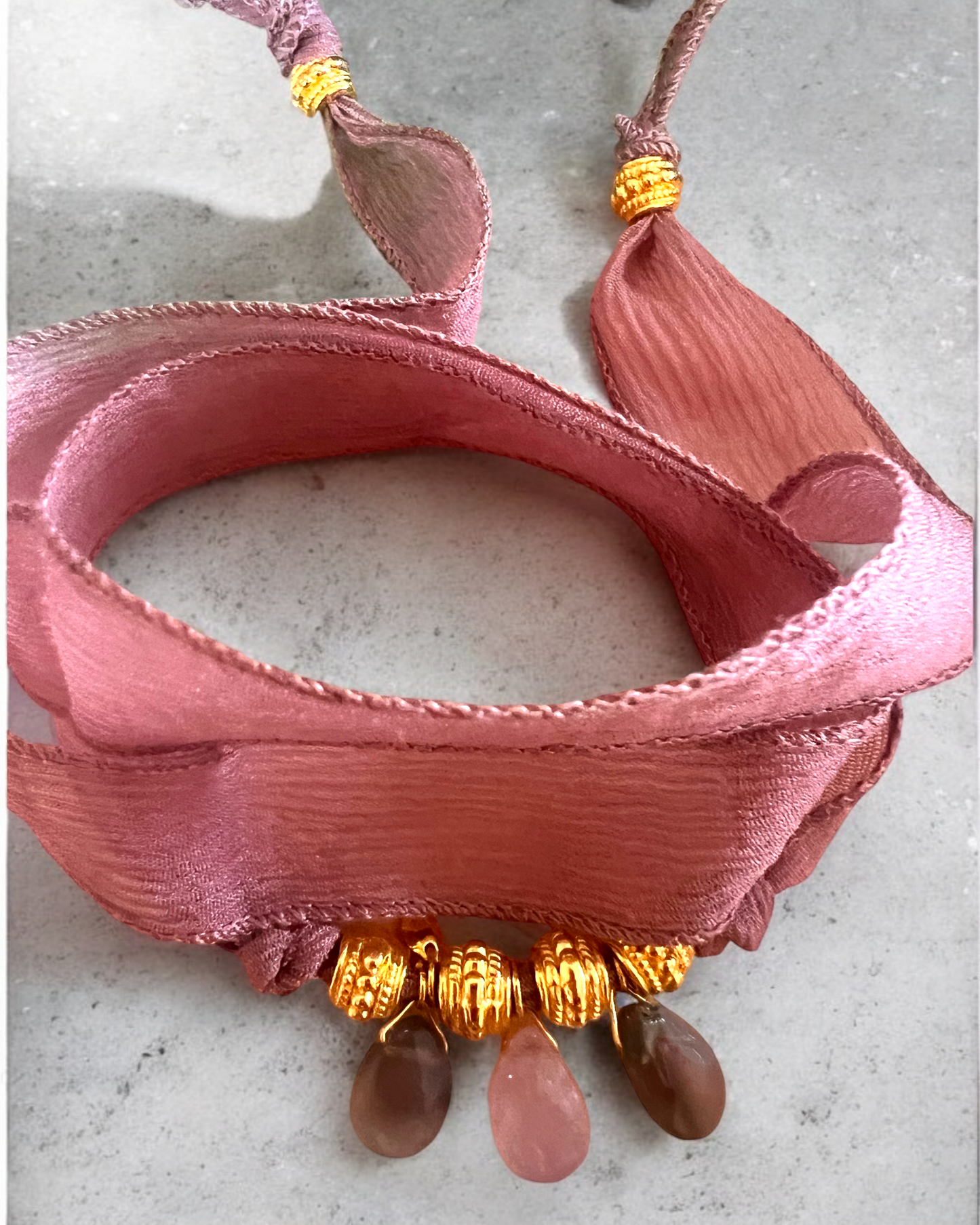 Bracelet ruban vieux rose